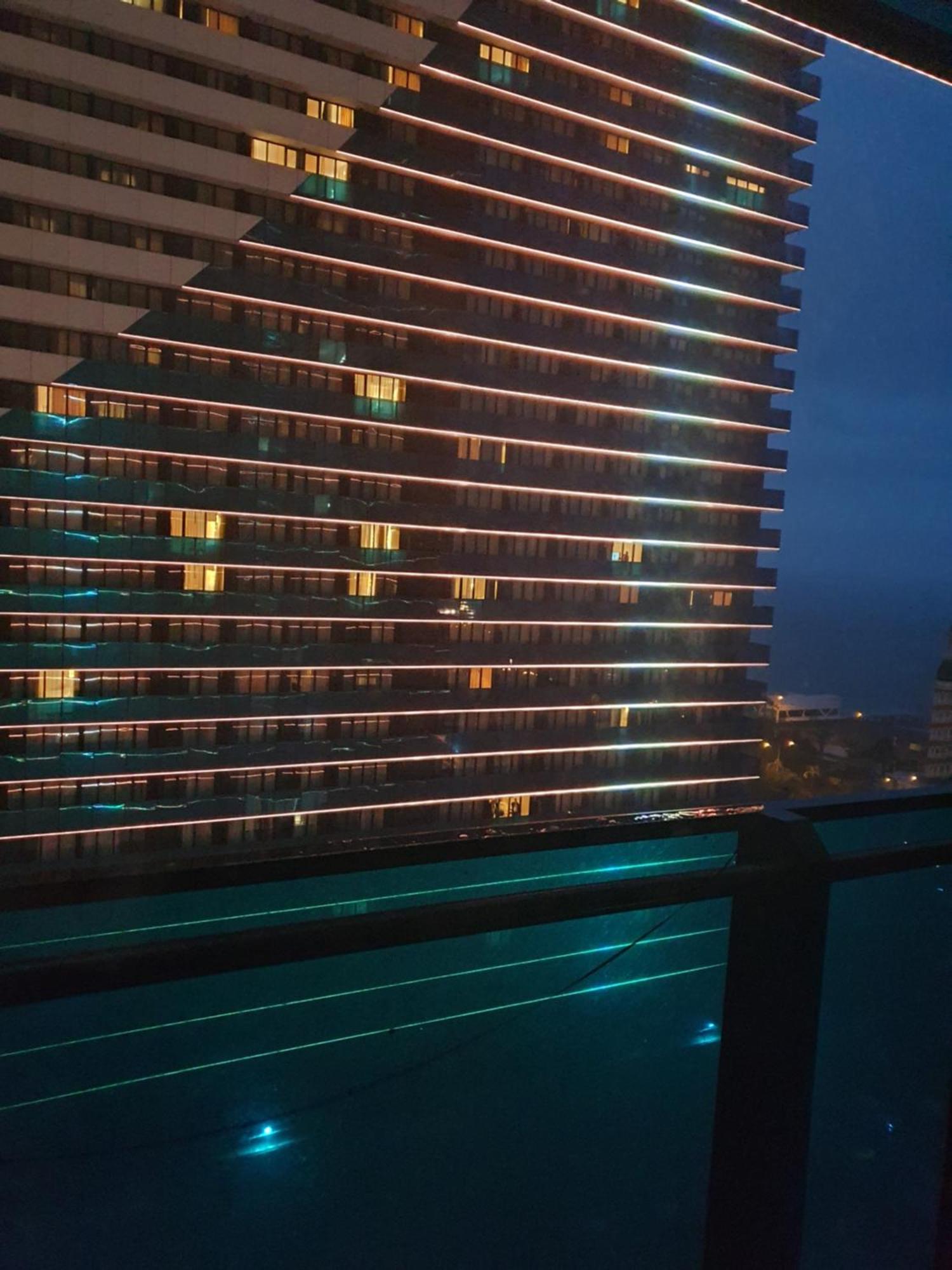 Cozy Apartments With Sea View Orbi City 1422 Batumi Bilik gambar